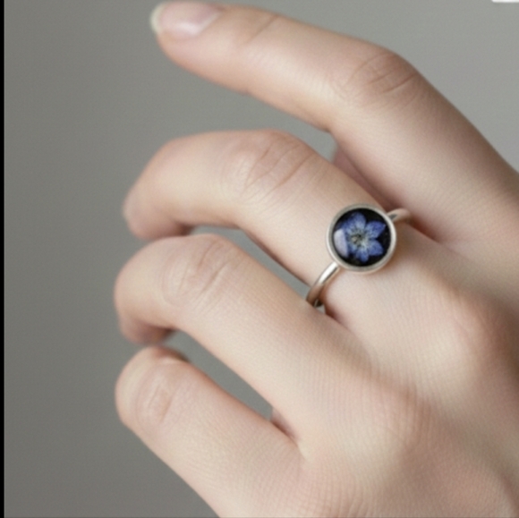 Real Flower Resin Adjustable Size Ring - Picture 2 of 5